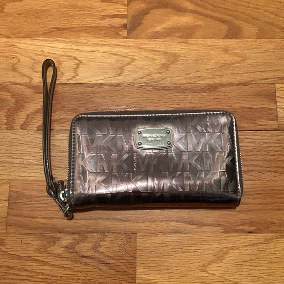 Michael Kors Handbags - Michael Kors Wallet